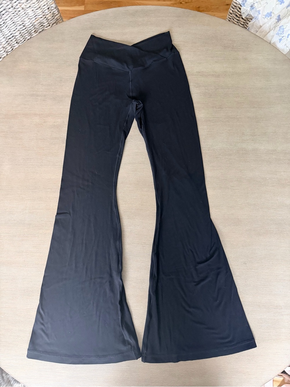 OFFLINE By Aerie Real Me High Waisted Crossover Flare Legging M short set of 3! - Picture 14 of 16